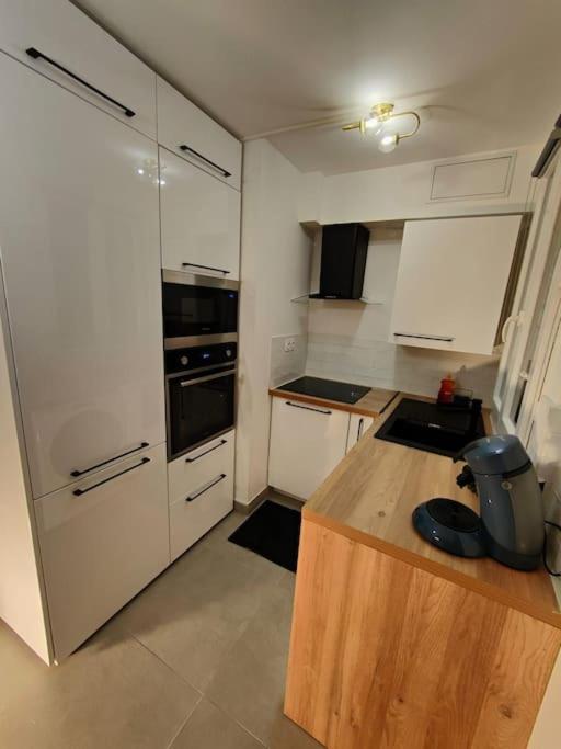 Joli Appartement Au Pied Du Tramway Bezons Eksteriør bilde